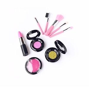 Pretend Play Makeup Set from Baby Face Makeup.